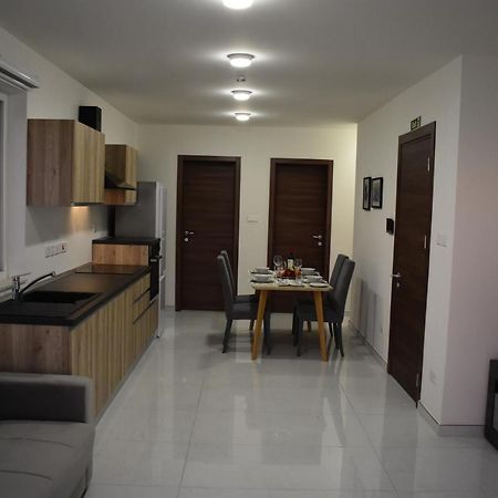 מליאהה Sunset And Seaview Apartment -Brand New מראה חיצוני תמונה