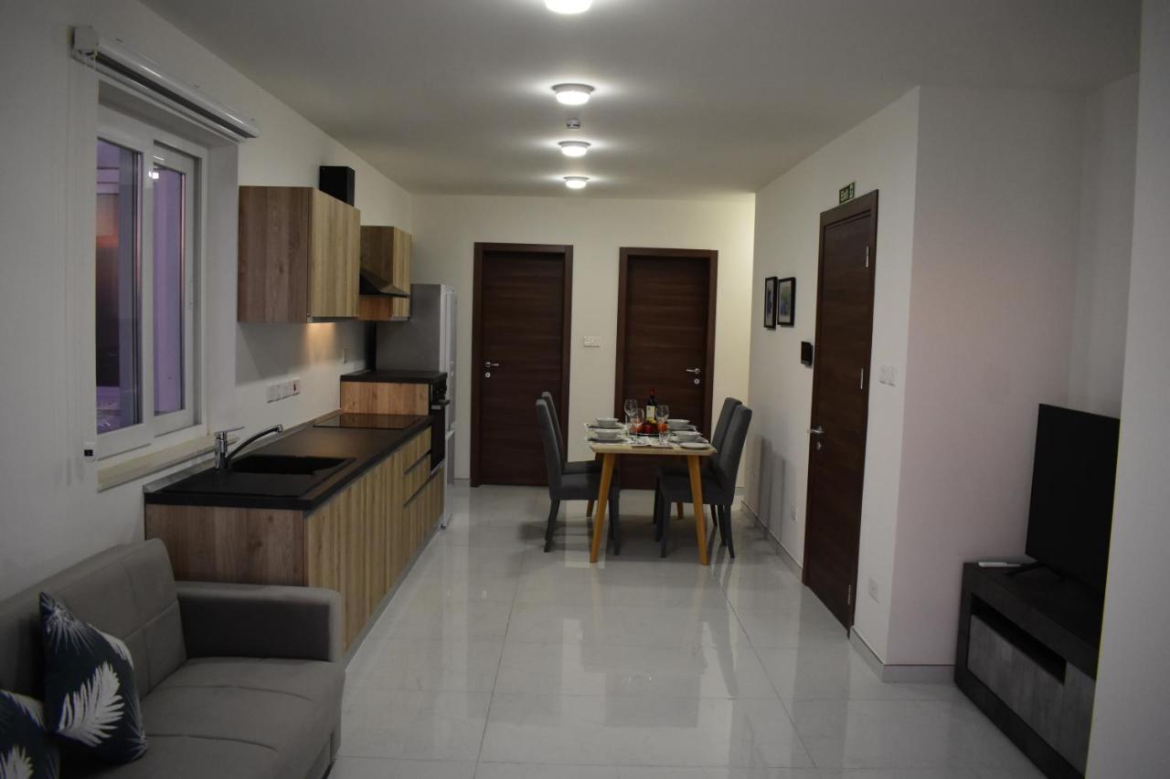 מליאהה Sunset And Seaview Apartment -Brand New מראה חיצוני תמונה